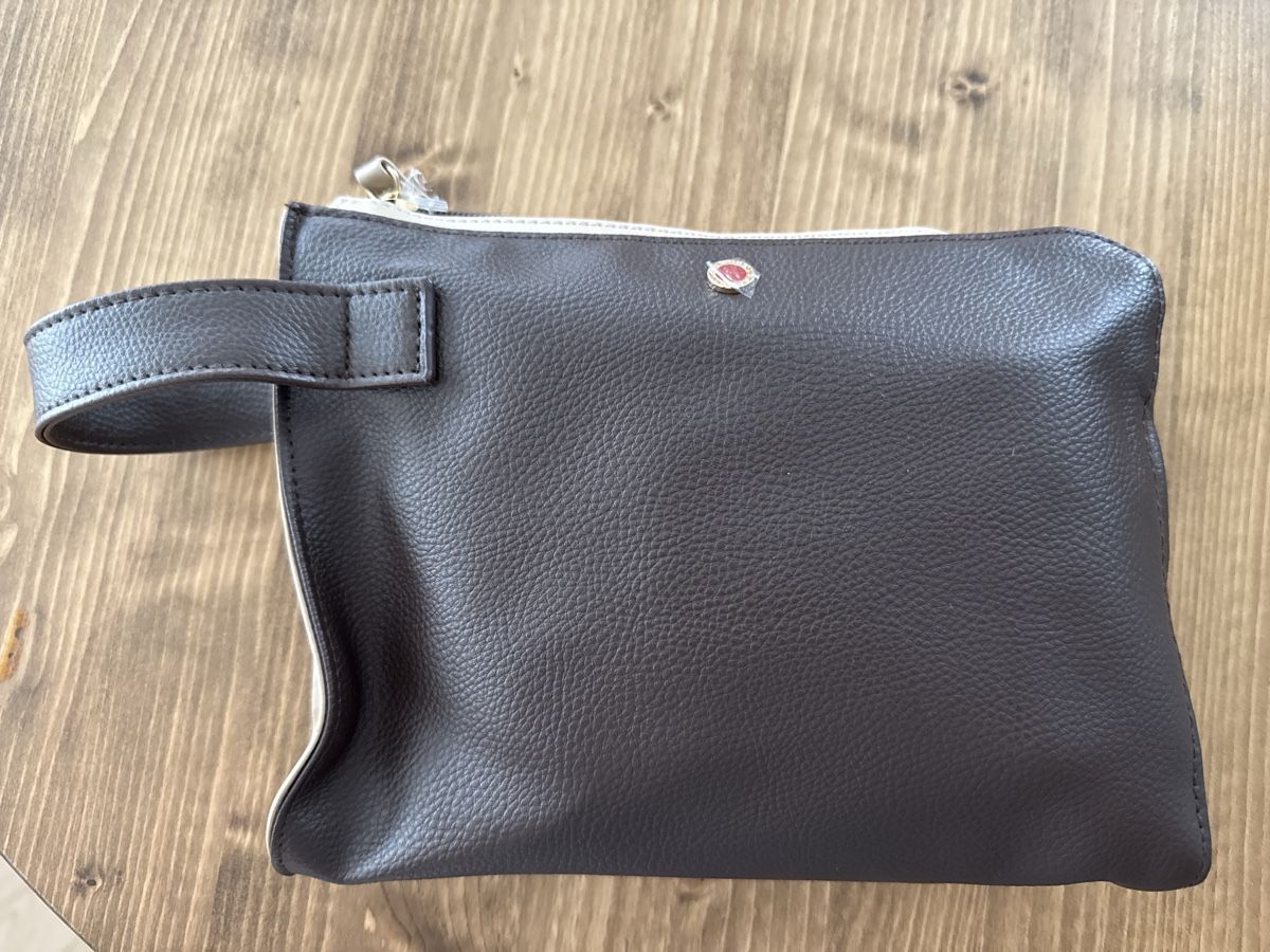 Trousses de maquillage: Bvlgari Emirates First Class Amenity Kit – Neuf avec emballage d'origine à Wettingen par Jackson21 1