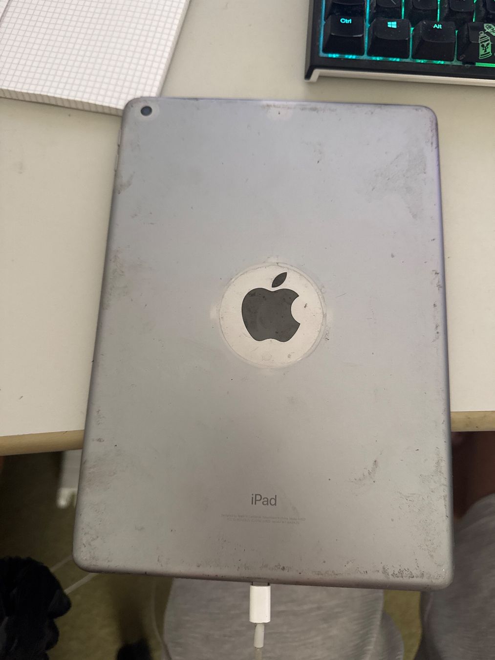 Apple Tablettes PC: Ipad 5. Gen - A1822 – Défectueux à Olten par HoYa01 1