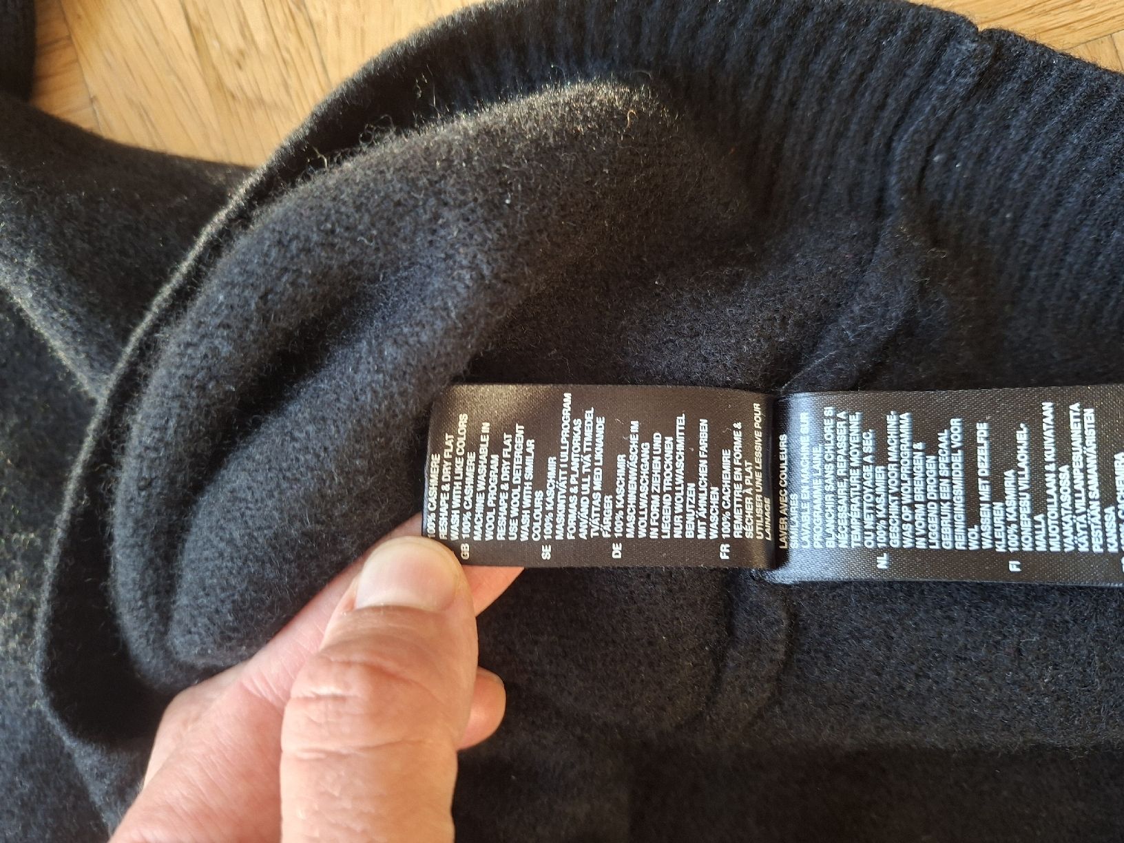H&M Maglioni & Felpe: Schwarzer Kaschmirpulli – Usato da Zürich venduto da Nadsh 4