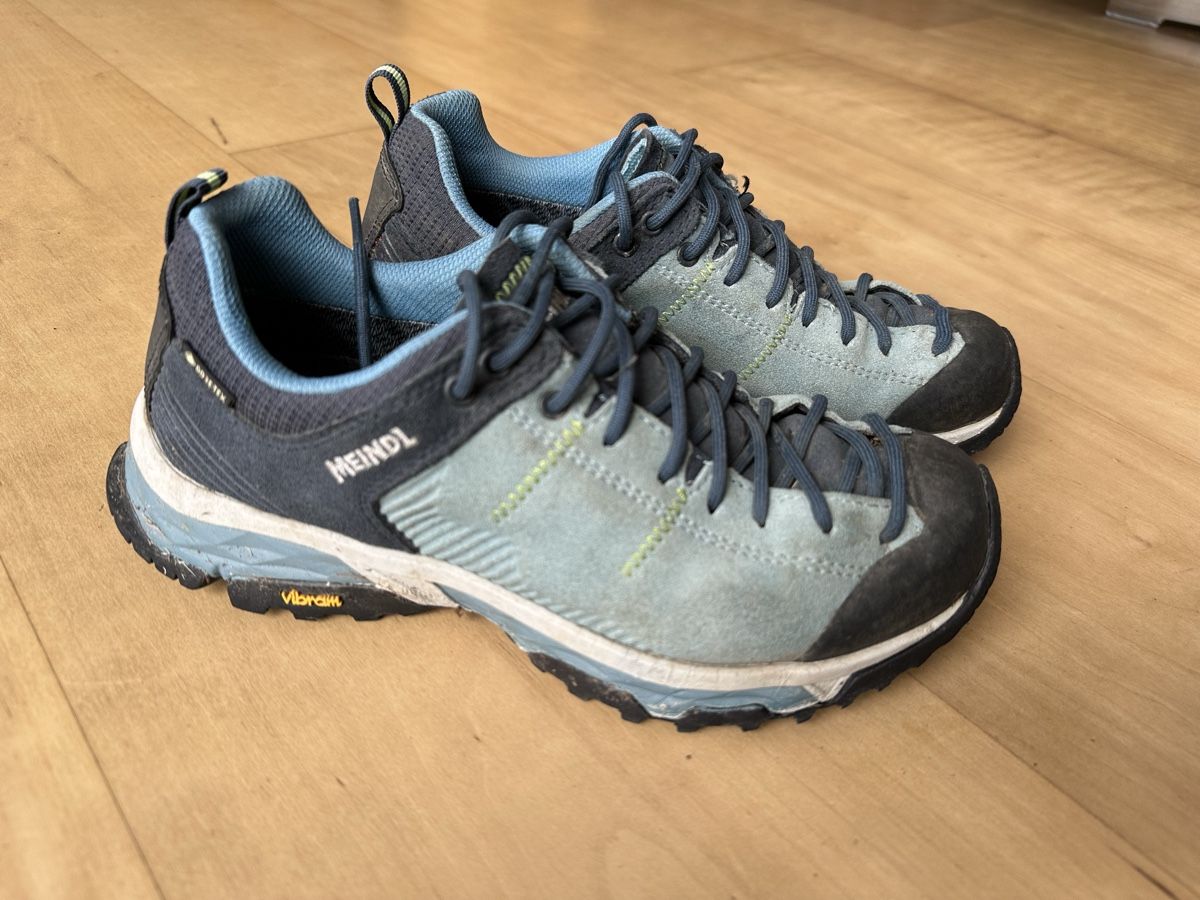 Meindl Scarpe da donna: Trekkingschuhe Damen – Usato da Sargans venduto da Reg_S.71
