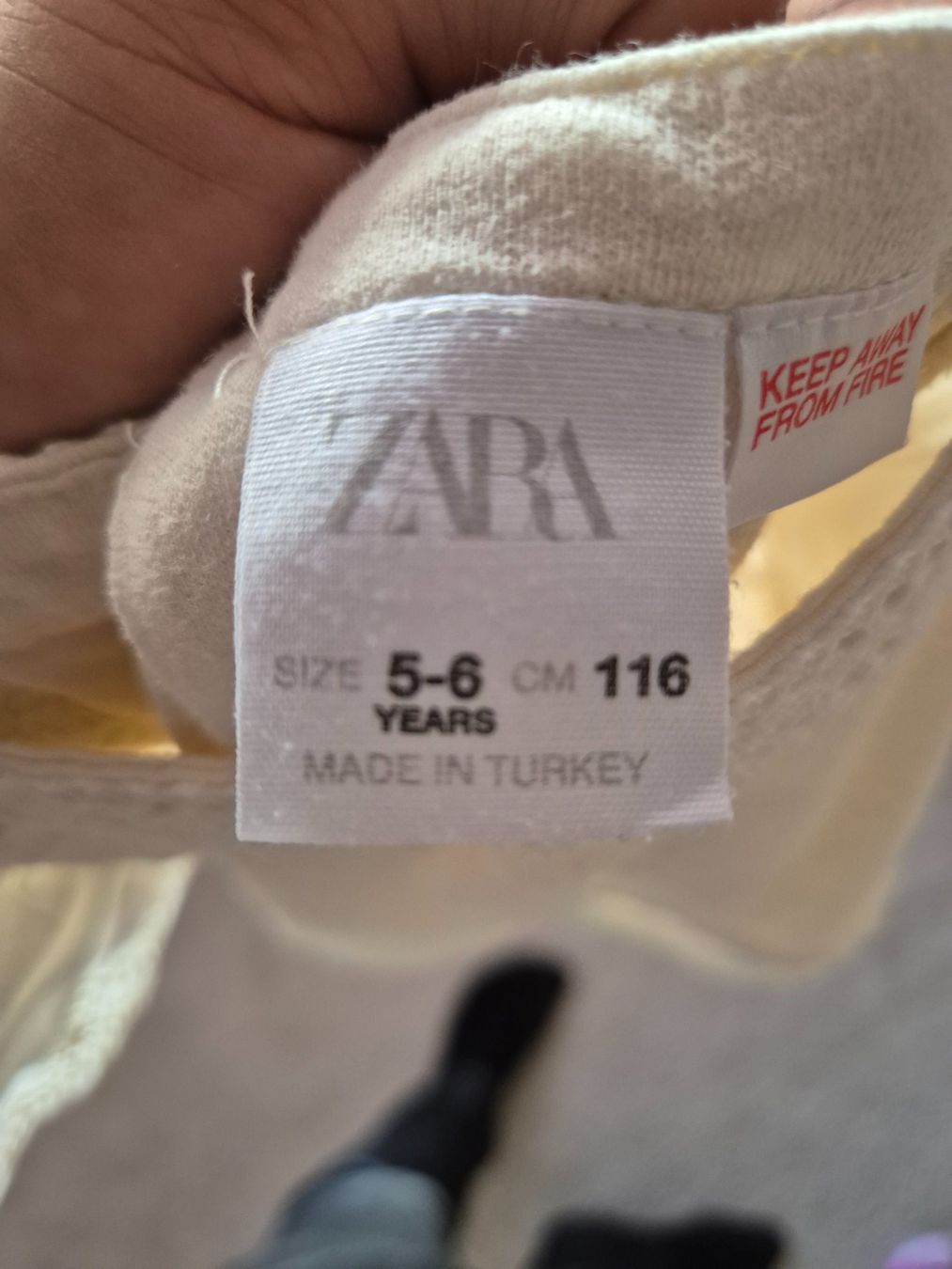 Zara Vestiti & Gonne: 2x Zara Mädchen Kleider , Gr. 116 – Usato da Altendorf venduto da MiriCaj 1