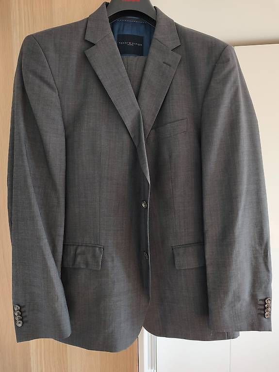 Tommy Hilfiger Completi: Tommy Hilfiger Herren Anzug, Grösse 54 – Usato da Niederrohrdorf venduto da RainerW79
