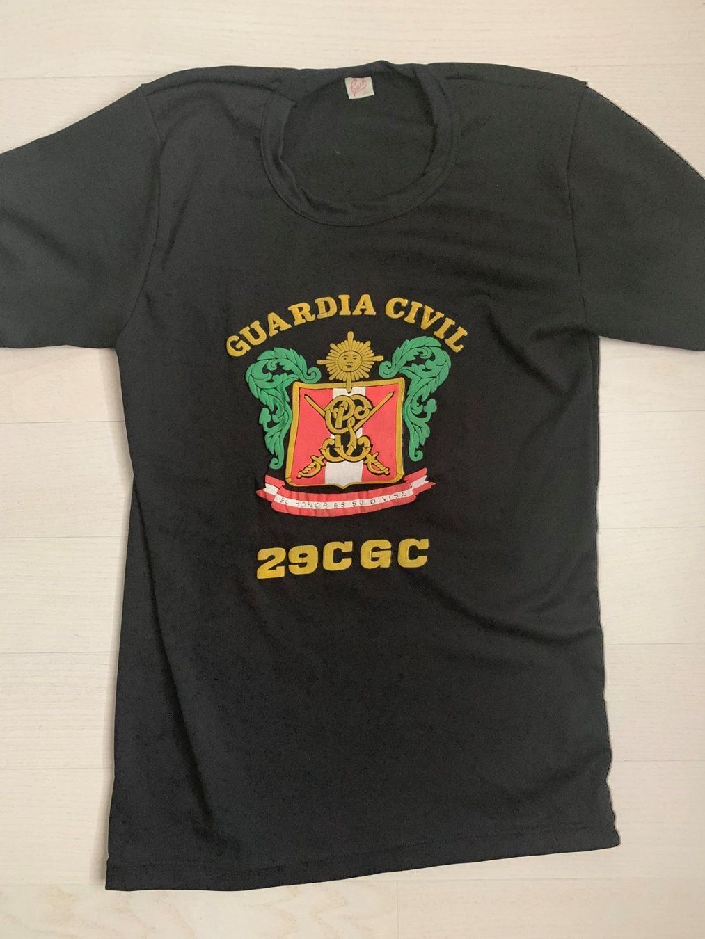 T-shirt: T-Shirt Guardia Civil – Usato da Volketswil venduto da zwitsch33