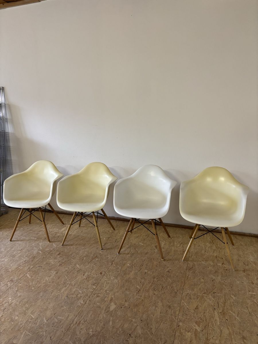Eames Sedie: 1-4 Vitra Eames DAW Armchair Charles & Ray Eames Original – Usato da Luzern venduto da pengmarket_gmbh 4