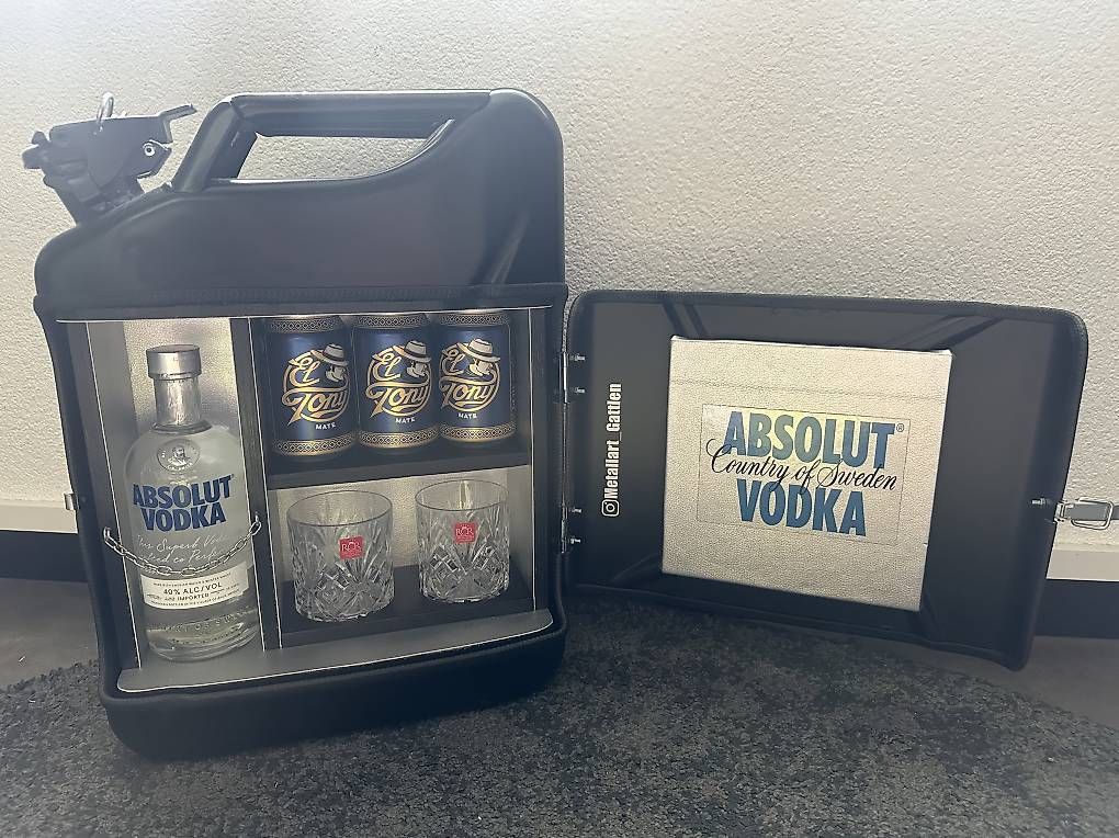 Taniche per benzina: Kanisterbar Vodka Mate Jerrycanbar – Usato da Niederuzwil venduto da gullipulli