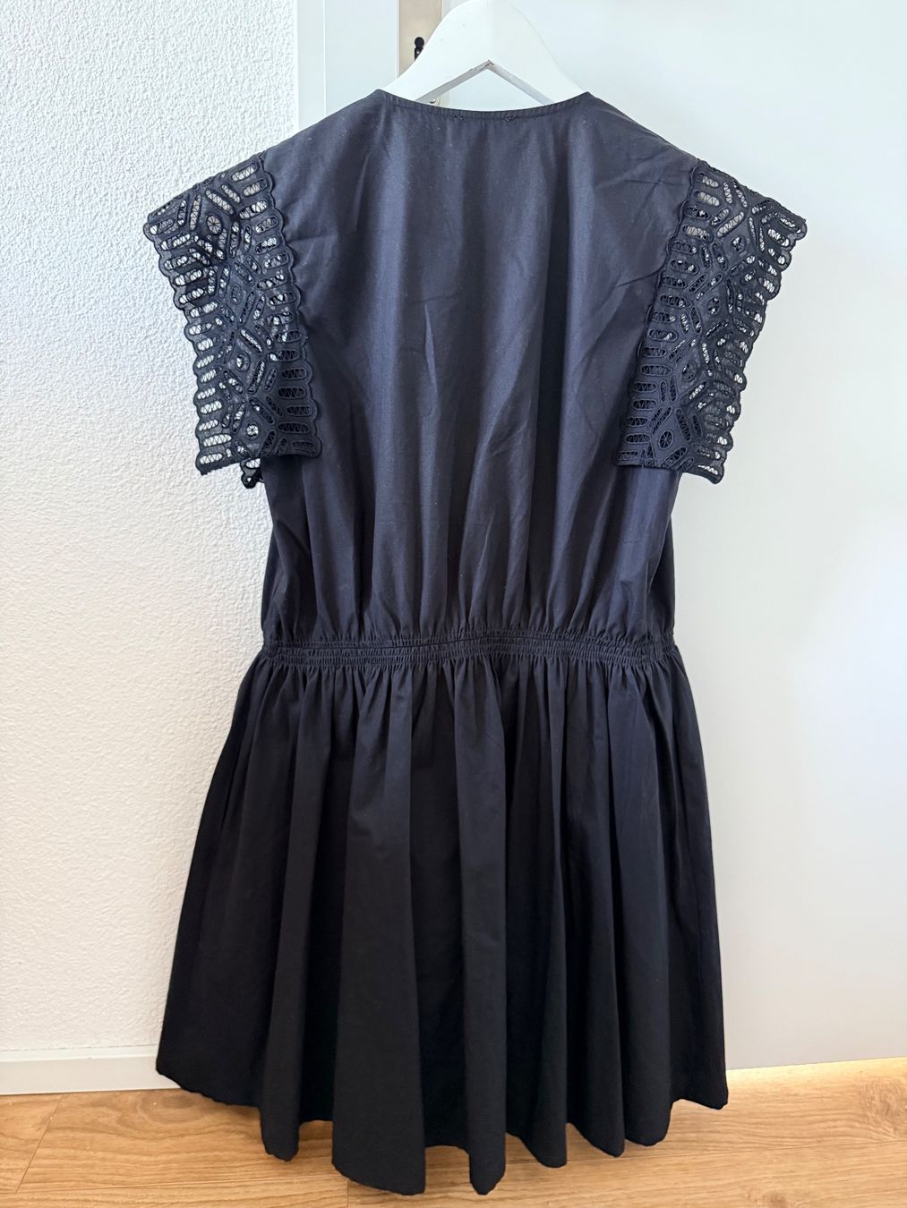 Sandro Vestiti: Sandro Paris Kleid schwarz Gr. 36 – Nuovo (secondo la descrizione) da Egg b. Zürich venduto da sanaxenia 1