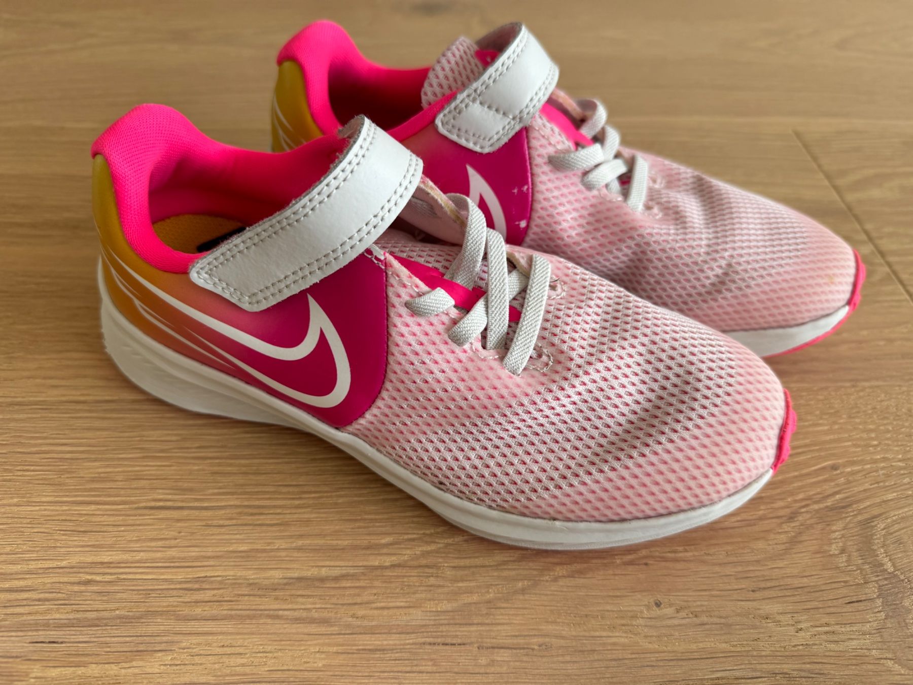 Nike Scarpe per ragazzi: Nike star runner, Turnschuh, Grösse 33,5 – Usato da Bachenbülach venduto da Elcomaster 1