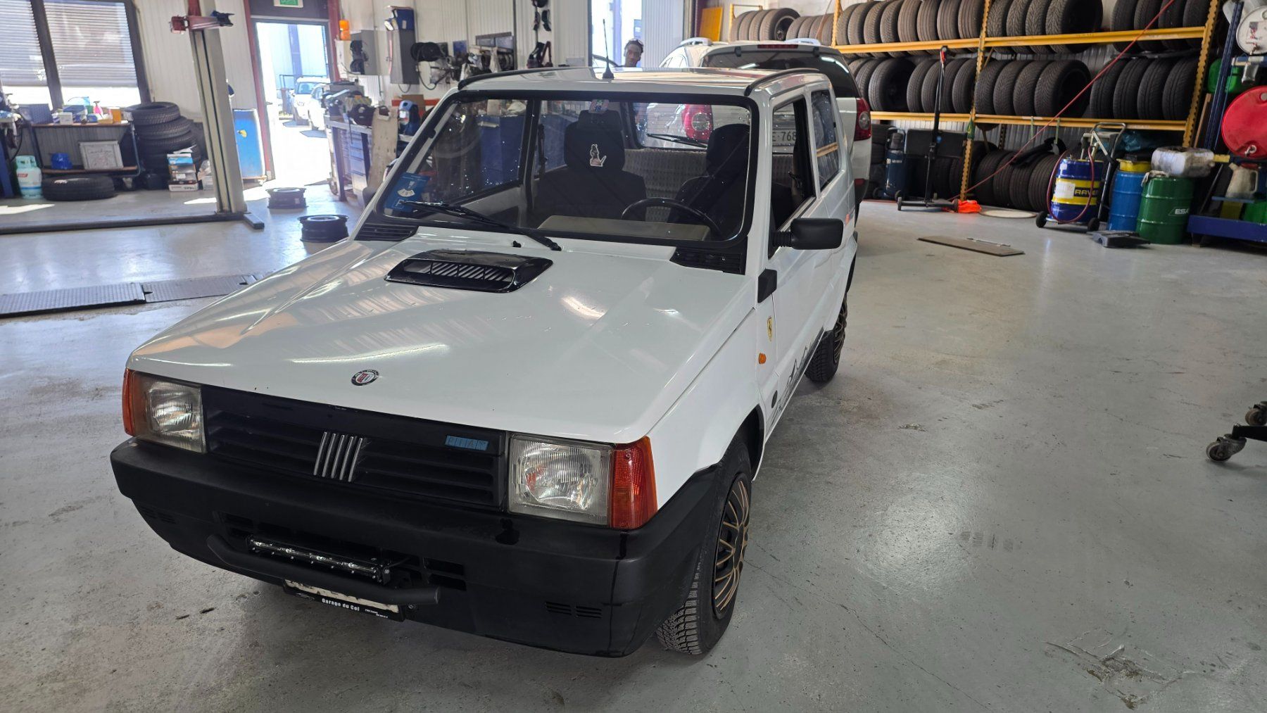 Fiat Automobili: FIAT PANDA 899 CLX Sedan – Usato da couvet venduto da Mr.Bean014