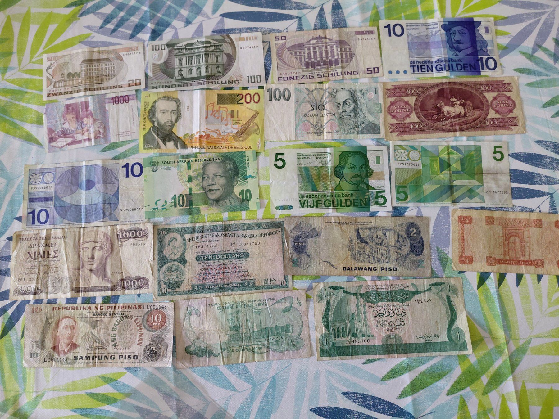 Banknoten: Div. Banknoten Welt – Gebraucht aus Horw von Onurb008 1