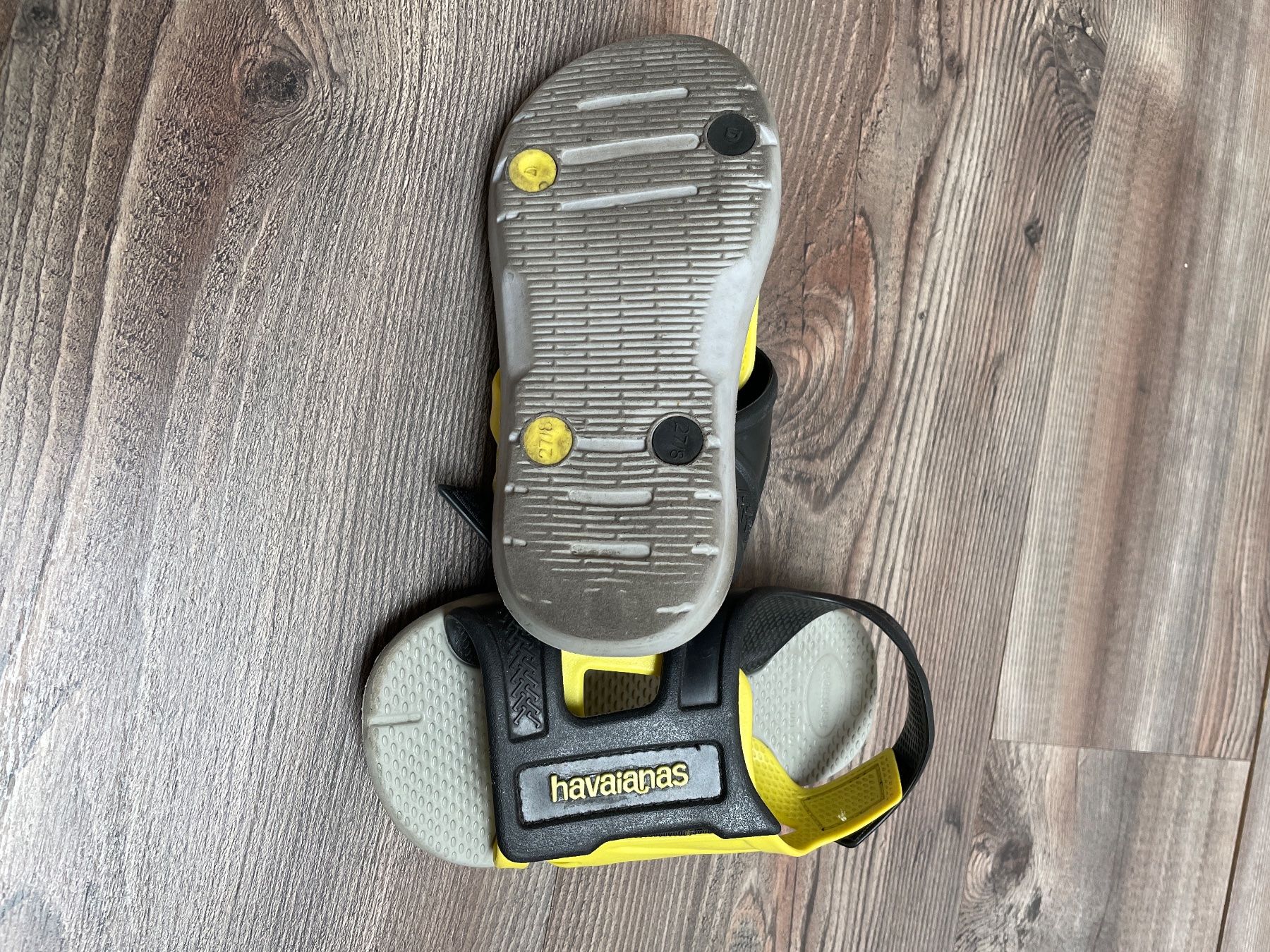 Havaianas Scarpe per ragazzi: Sandalen/Badeschuhe/ Havaianas – Usato da Nänikon venduto da broug 1