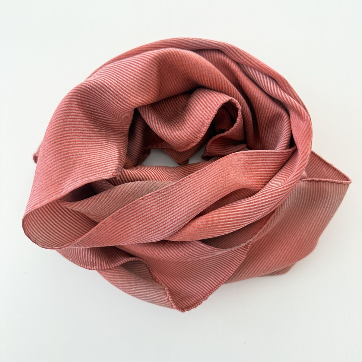 Fabric Frontline Foulard & Sciarpe: FABRIC FRONTLINE Silk Scarf – Usato da Emmen venduto da Nightingale_2022 3