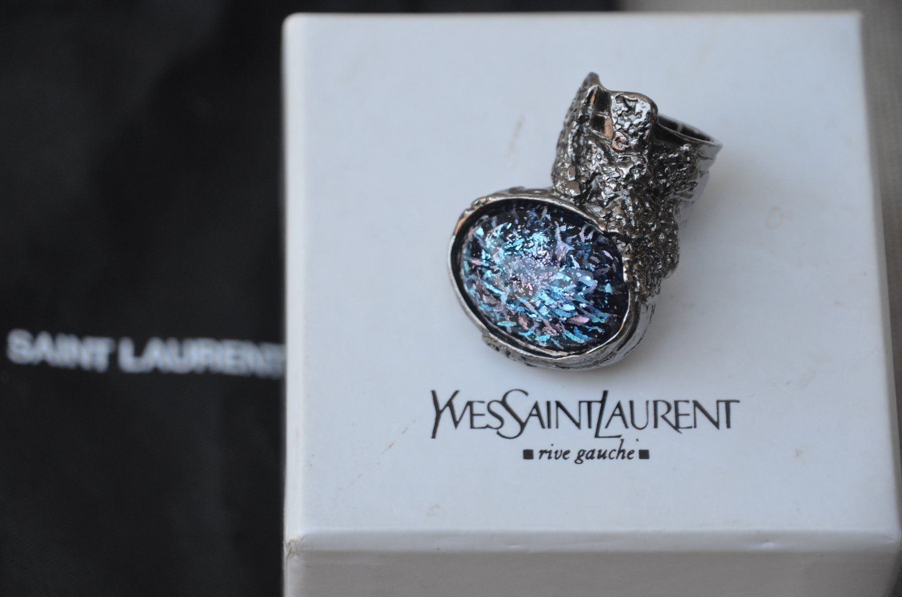 Saint Laurent Anelli: Yves Saint Laurent Arty Ovale Ring bague 6 – Usato da Collonges venduto da Auganien 6