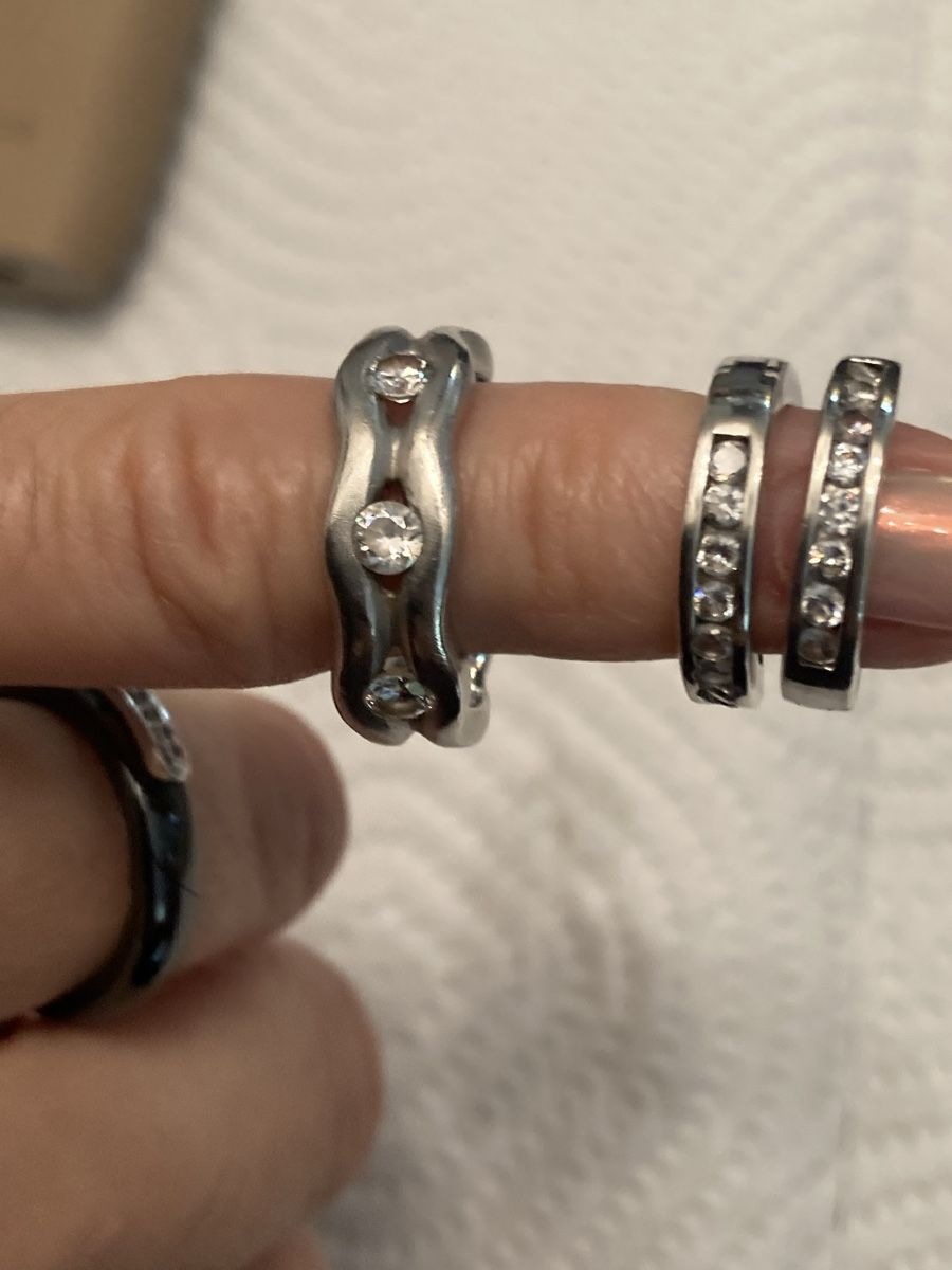 Sonstiger Schmuck: Set Silber Ring Gr 52 und Creolen 1.5cm – Gebraucht aus Dietikon von Closet_refurbished 1