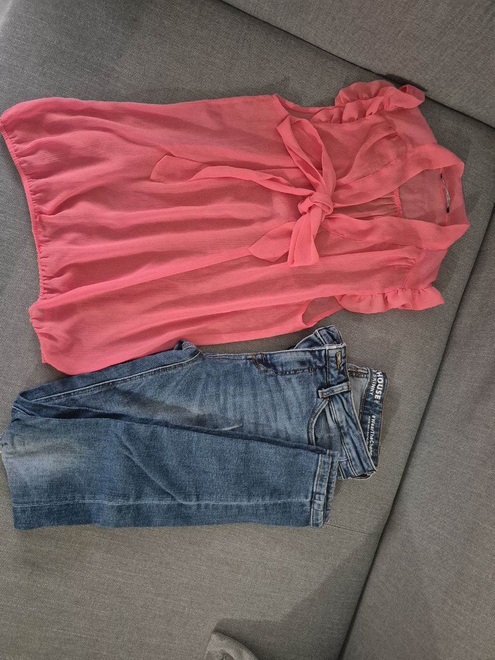 Lotti di vestiti: ensemble jeans 36 + blouse XS – Nuovo (secondo la descrizione) da St-Pierre-Clages venduto da _RV
