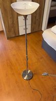 Stehlampe
