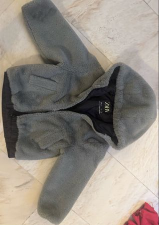 Zara Teddy Jacke mit Kapuze, Grösse 122, Top Zustand!