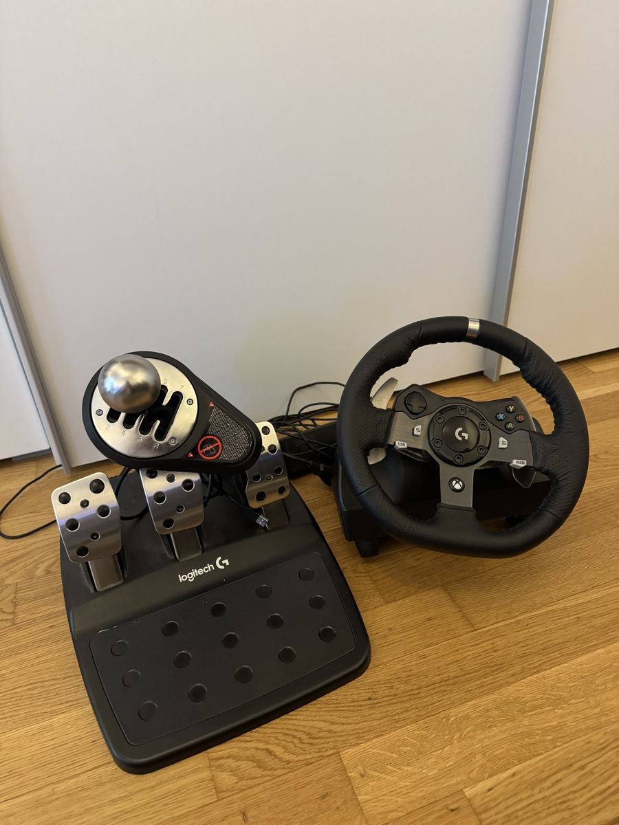 Logitech Controller: Logitech g920 + Thrustmaster shifter XBOX und PC – Usato da Volketswil venduto da xSoraa