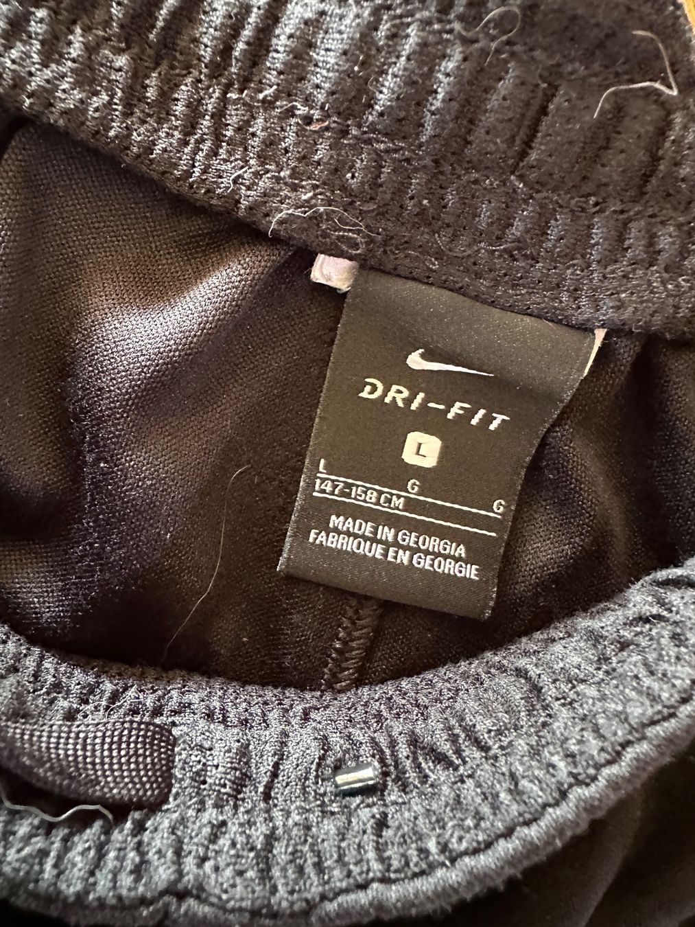 Nike Pantalons: Traininerhose Nike Gr. 147-158 – D'occasion à Niederbüren par Hudi_1974 1