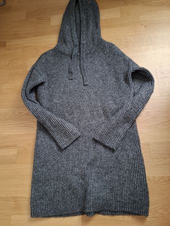 Guess Strickkleid Grau mit Kapuze, Gr. S -