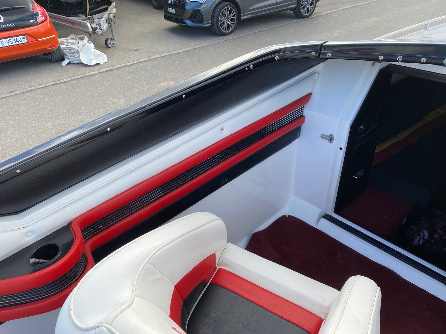 Wellcraft Barche: WELLCRAFT SCARAB 28 EINTAUSCH MÖGLICH - steht im HAFENPLATZ. – Usato da Avenches venduto da BOOTTRANSPORTE 2