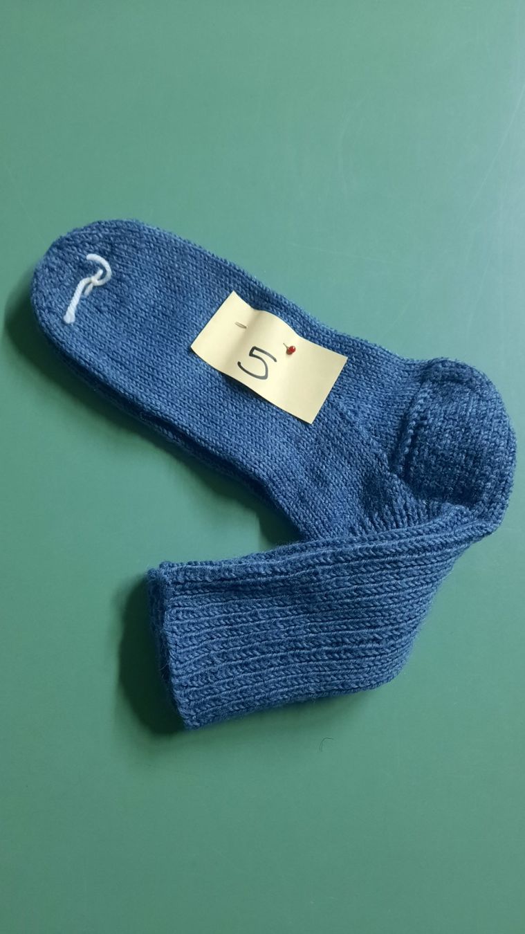Calze: Socken Handgestrickt NEU Gr. 37/38 – Nuovo (secondo la descrizione) da zufikon venduto da braemestaender01