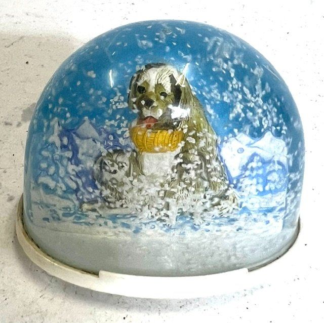 Tutte le decorazioni: Schneekugel Bernhardiner Hund mit 2 Jungen – Usato da Zürich venduto da gigimai67 1