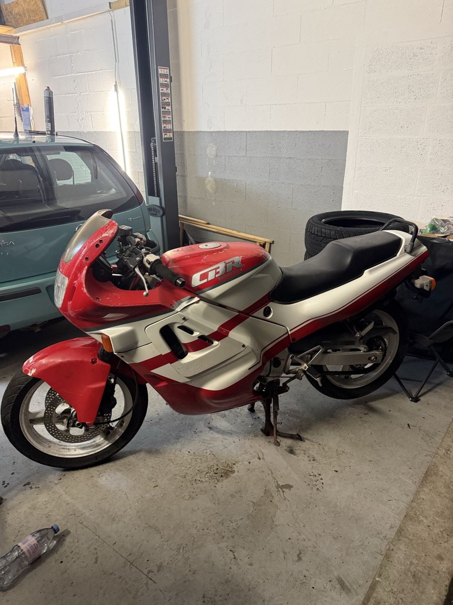 Honda Strada: Honda cbr 600f – Difettoso da Remaufens venduto da bur_s58p 2