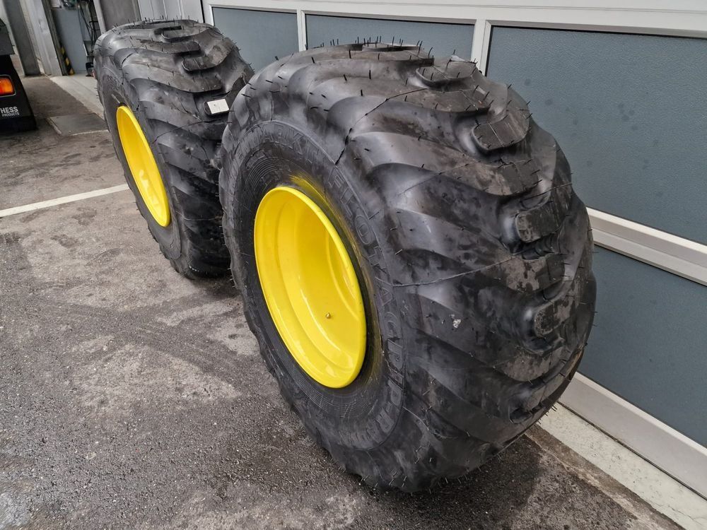 Menzi Muck Pneumatici & Ruote complete: Menzi Muck A91 Räder - 2 Stück – Usato da Alpnach-Dorf venduto da Hess-Automobile 1