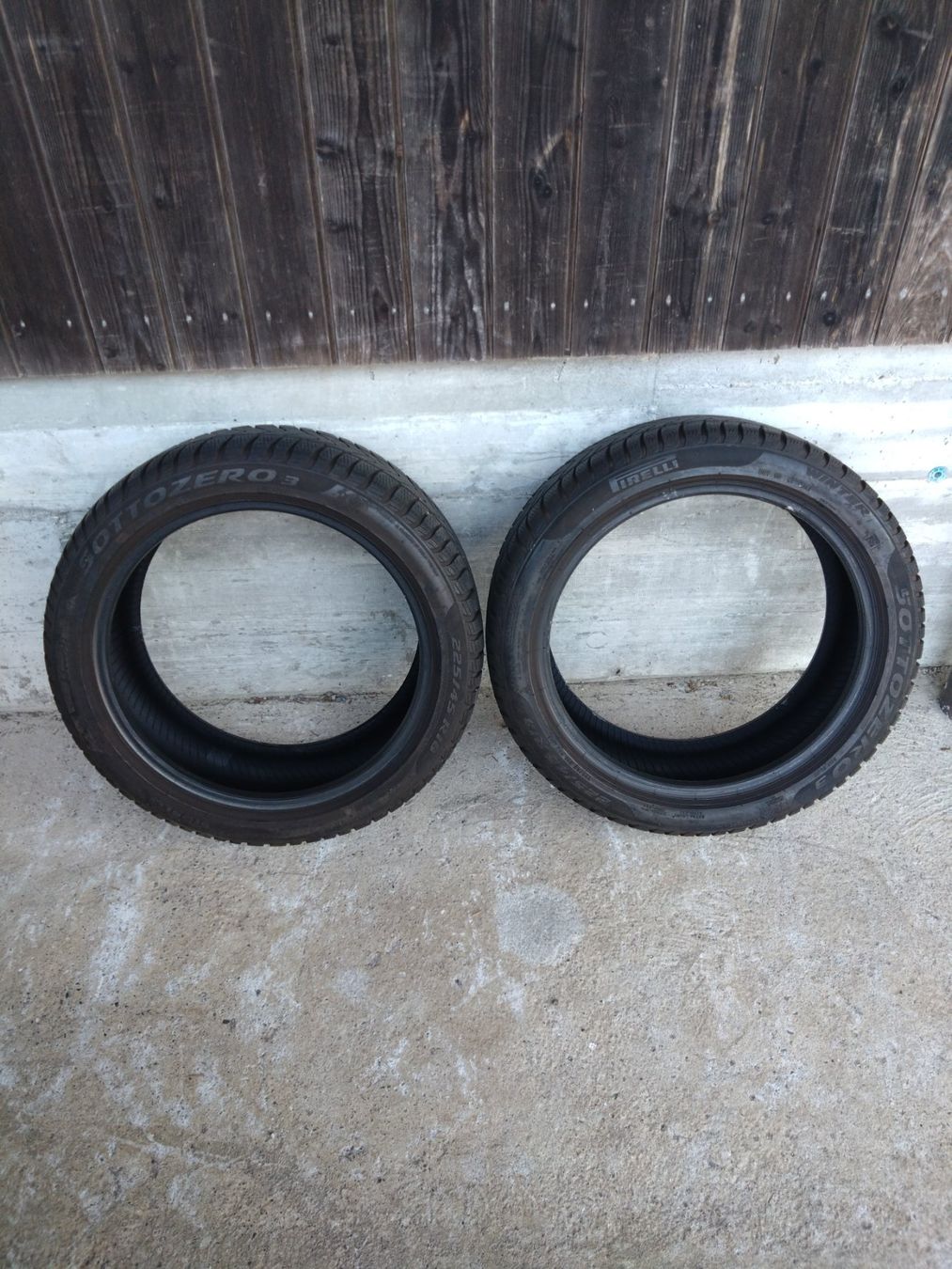 Pirelli Pneus & Roues: 225/45R18 Winterreifen Pirelli – D'occasion à Bergdietikon par Corolla10