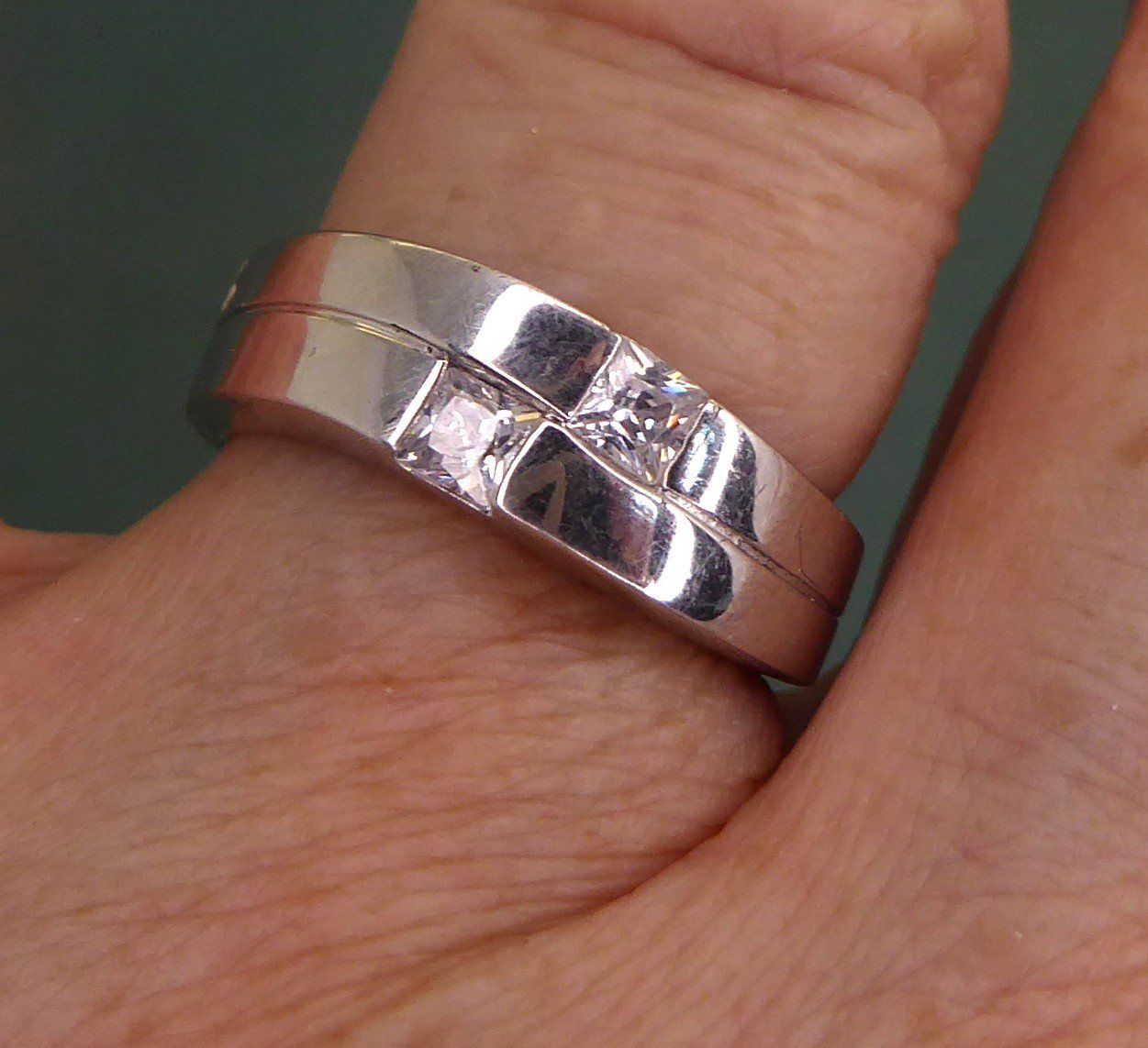 Anelli: Ring 925 Silber mit synthetischen Steinchen – Usato da Muri AG venduto da silvermouse007