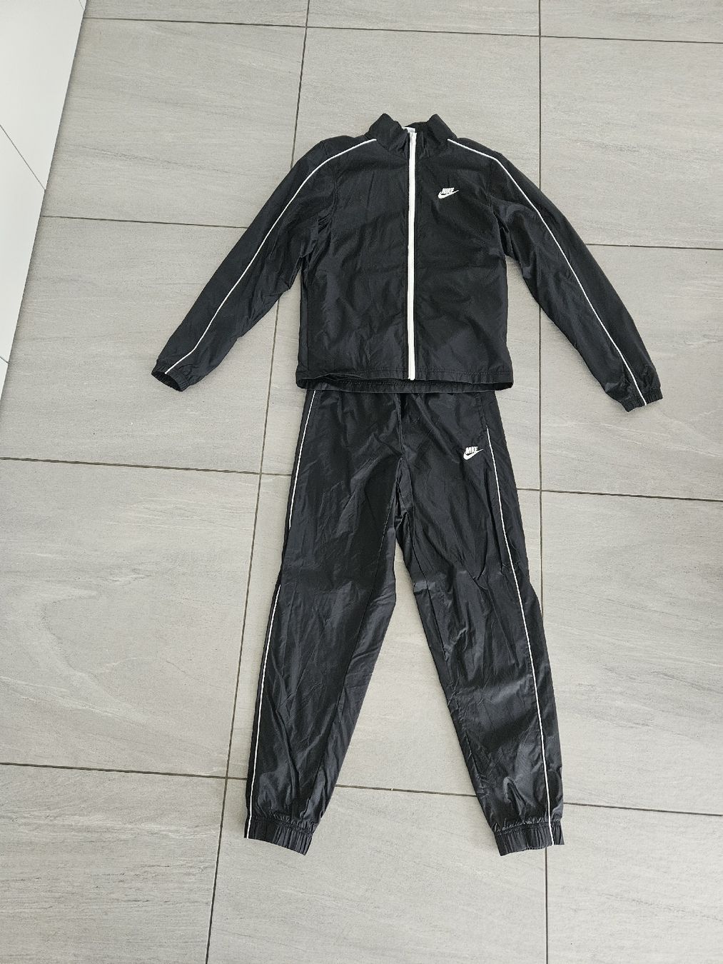 Nike Completi: NIKE TRAINER/ NEU!!!! – Nuovo e nell'imballaggio originale da Reiden venduto da SaRa1900