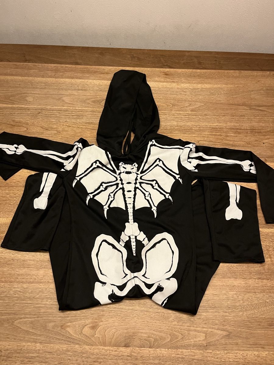 Costumi: 2 Halloween Kostüme – Usato da Weesen venduto da D0101D 5