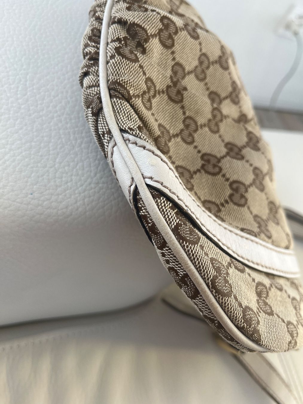 Gucci Sacs femmes: Gucci Abbey-D Ring Crossbody Bag – D'occasion à Sugiez par Vuitton_for_life 4