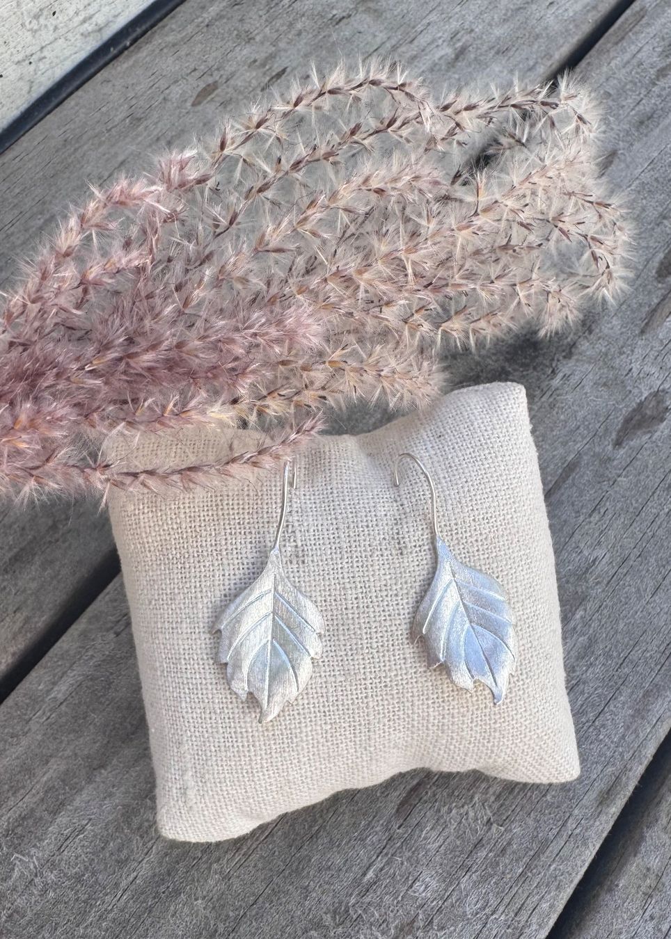 Orecchini pendenti & Orecchini a lobo: Wunderschöne Silber Ohrhänger in Blatt-Form mit Stempel – Nuovo e nell'imballaggio originale da Rombach venduto da Ivreajewels 2
