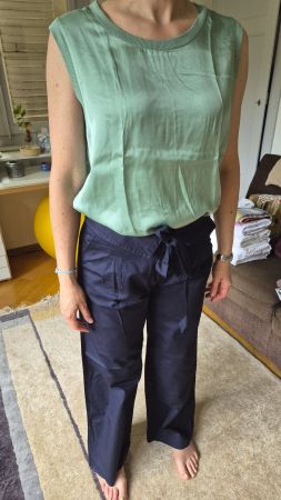 Pantalon femme bleu marine et haut vert taille 40 état neuf