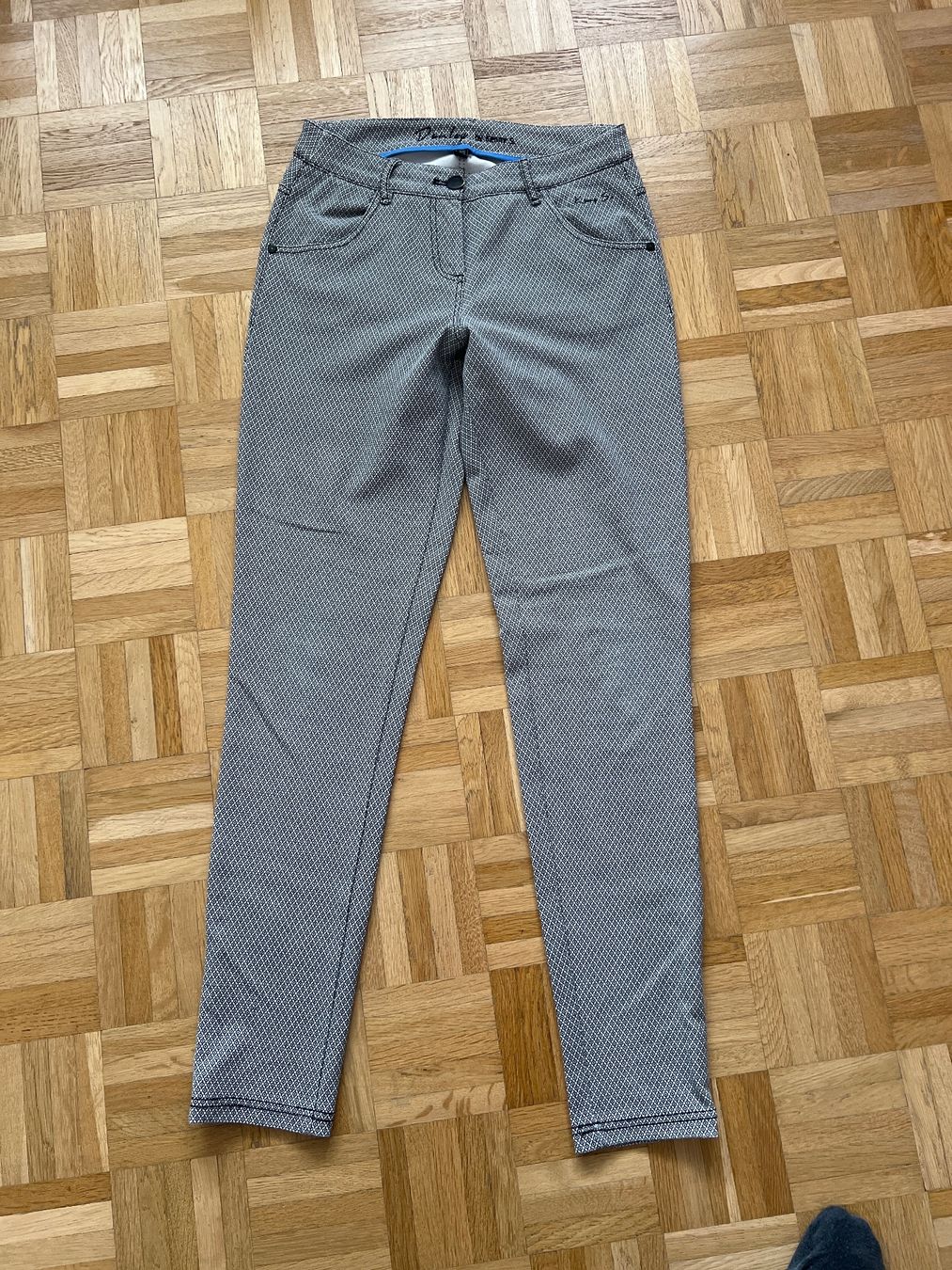 Pantaloni: Damen Hose, Grösse 34 – Usato da Nussbaumen AG venduto da Magi58