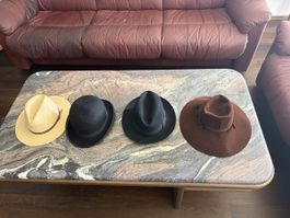 Hut Set 4-teilig verschiedene Ausfuehrungen gebraucht 55/56
