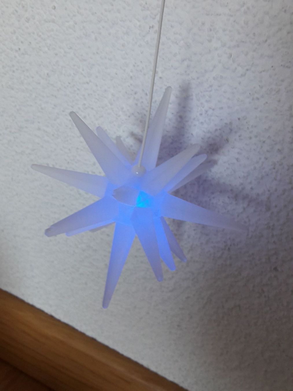 Tutte le decorazioni: Elektrischer Stern weiss – Usato da Liebefeld venduto da Plantschy 2