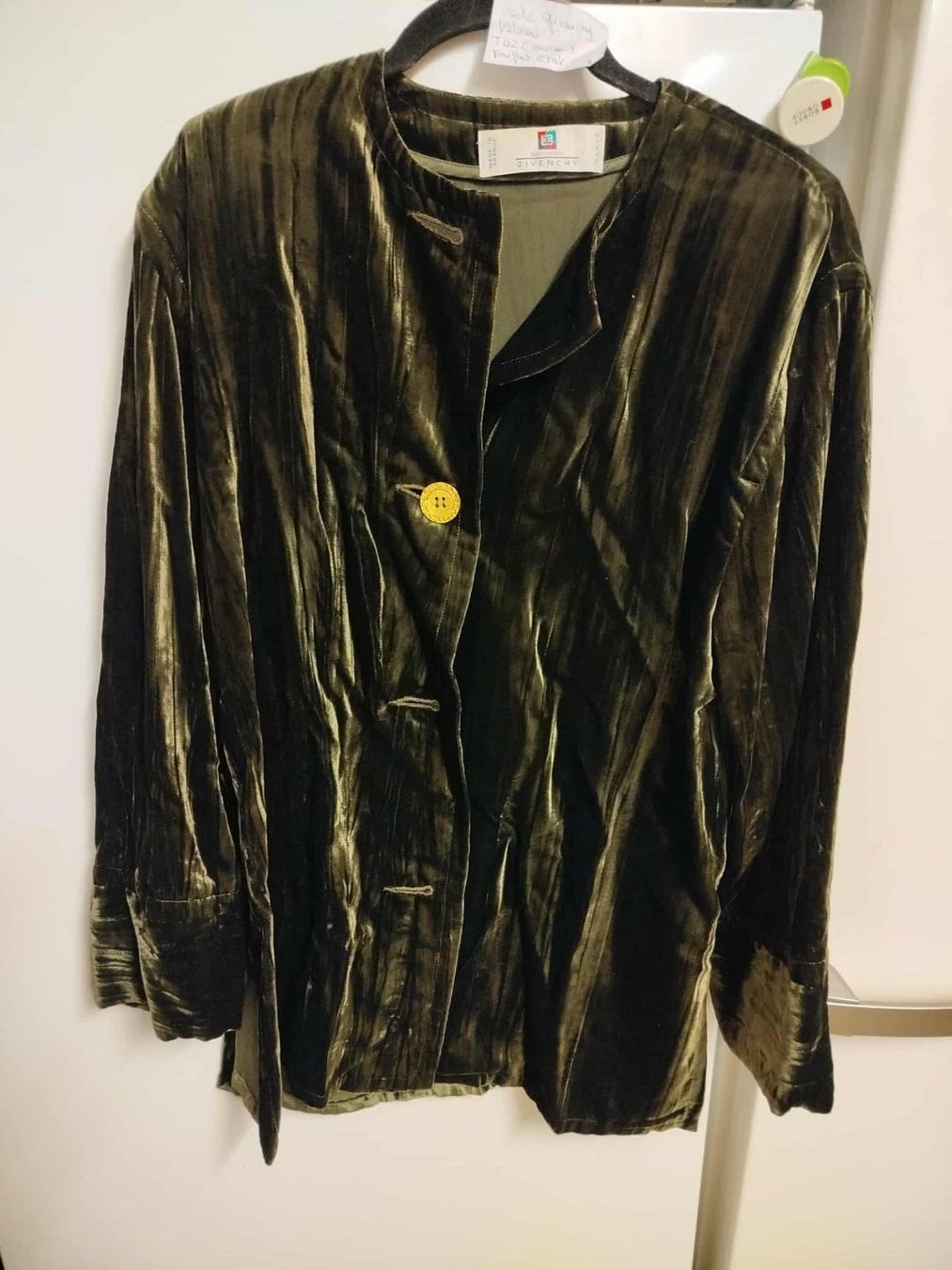 Giacche: Veste en velours Givenchy. – Usato da La Chaux-de-Fonds venduto da Emmaus2300CDF
