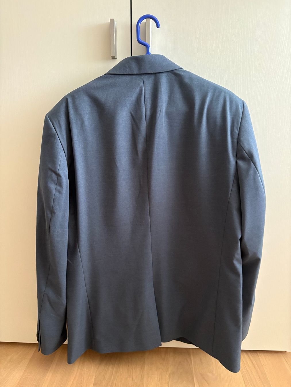 Costumes: H&M Blazer farbe Petrol Grösse 54 – Neuf (Voir description) à Dornach par Hofleur