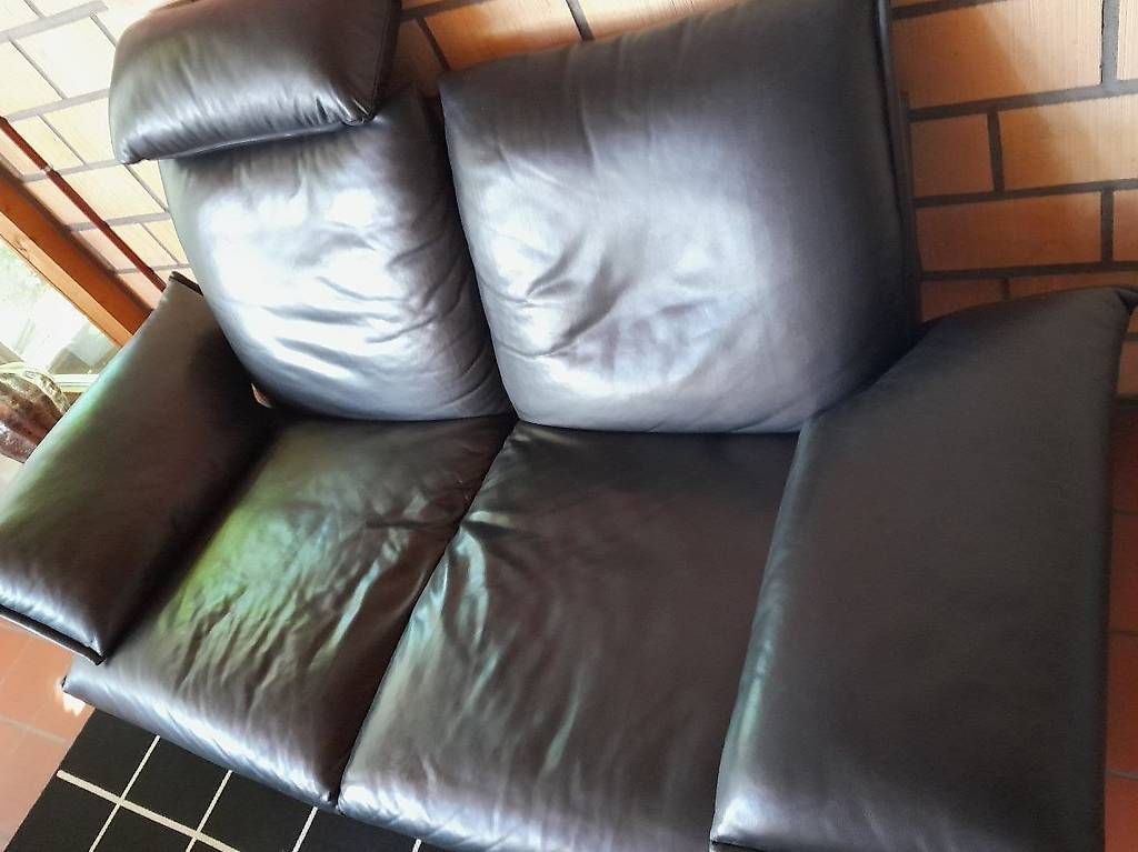 Divani: Leder Sofa inkl. Hocker – Usato da Lupfig venduto da soleluna86 2
