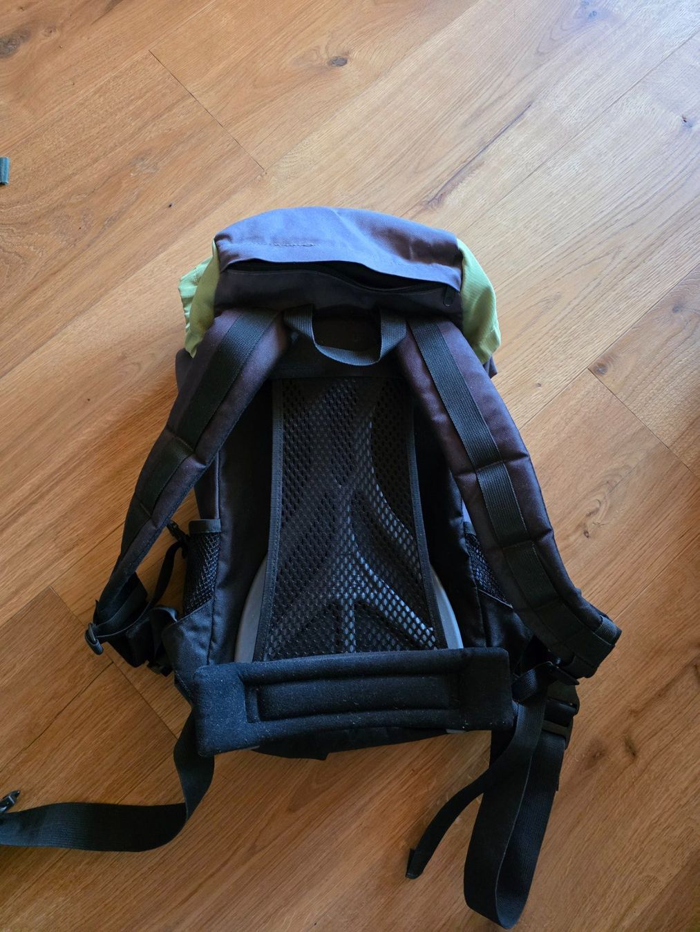 Zaini: Big Tramp Airflow 25 Rucksack grau/grün – Usato da Walterswil BE venduto da Lonitti 3