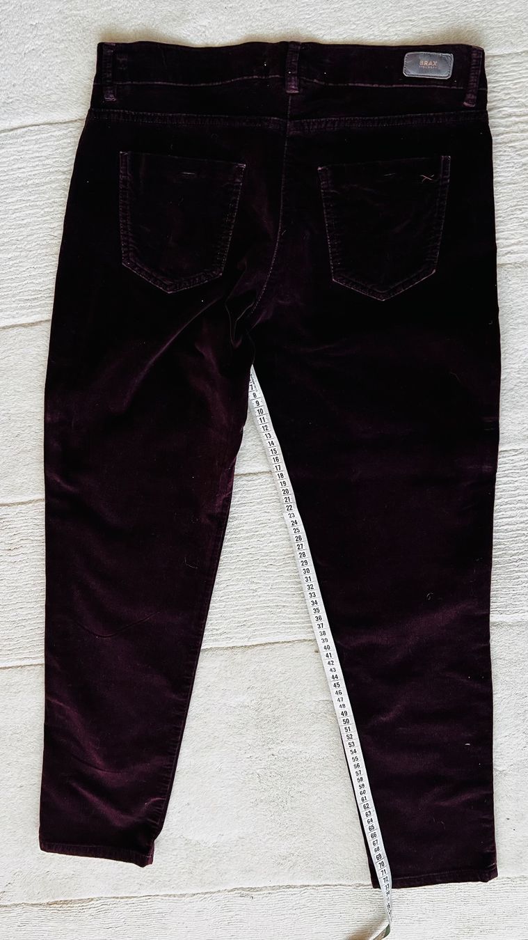 Brax Jeans: Jeans aubergine aus Samt – Usato da Endingen venduto da chocosweet 3