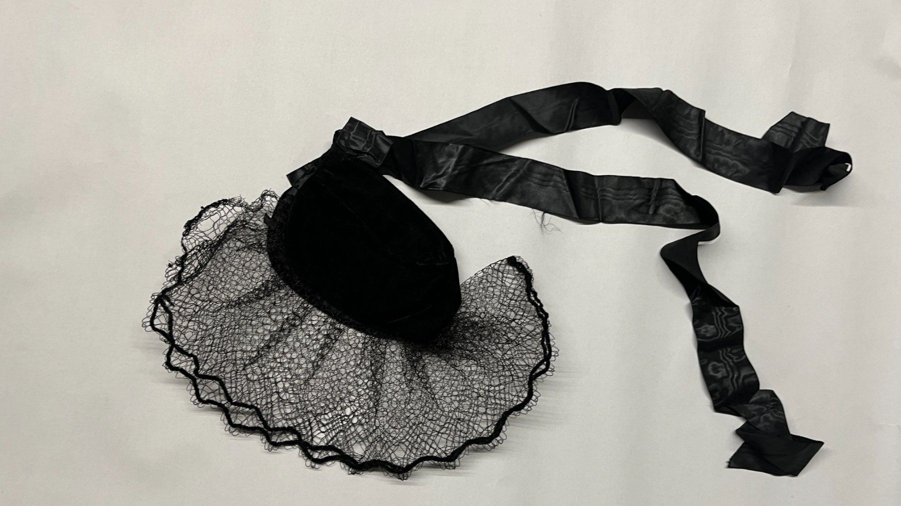 Toutes les décorations: Teile zu Tracht, Estrichfund – D'occasion à Bern par daskannweg 2