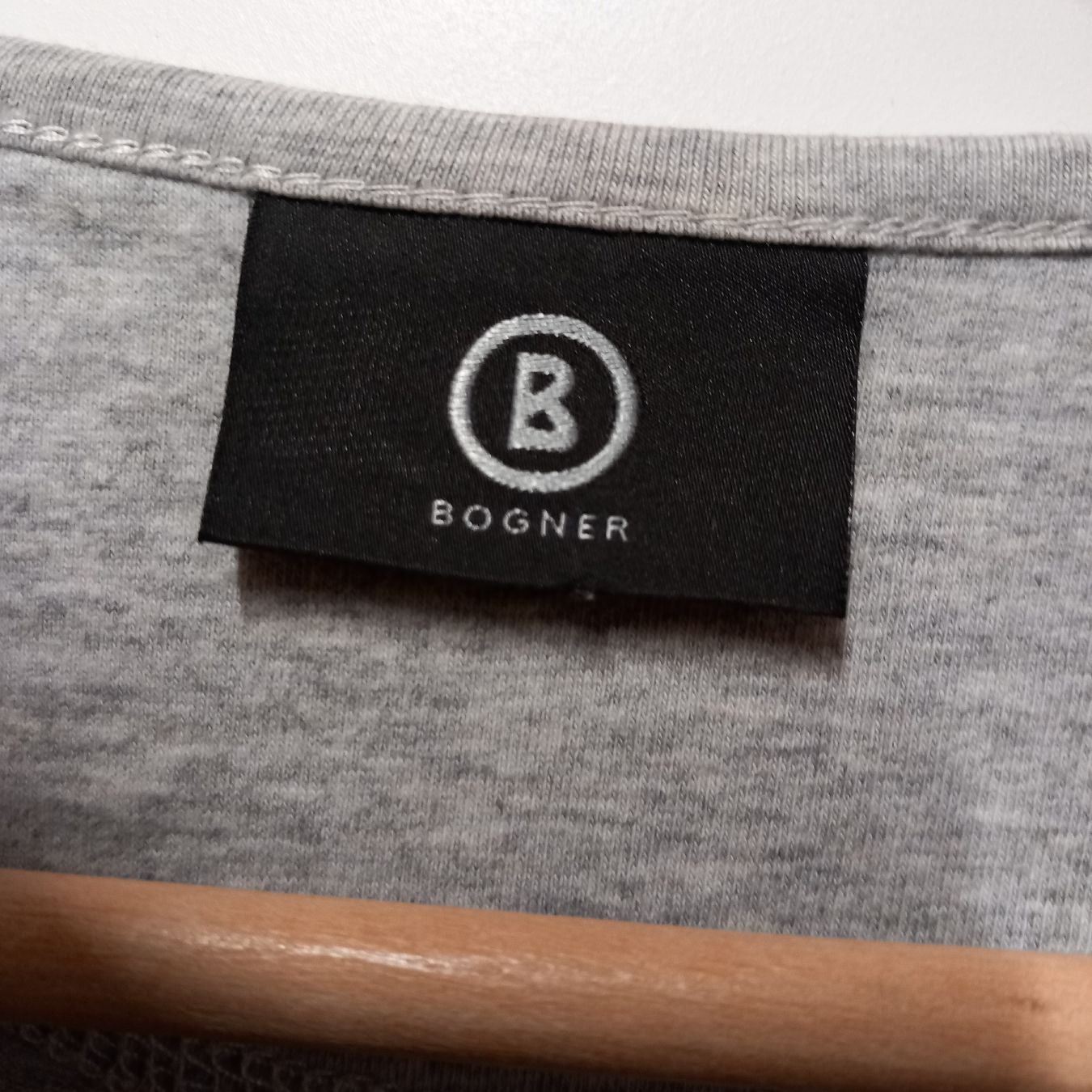 Bogner T-shirt: Damenshirt Bogner Gr.L Strass – Usato da Gwatt (Thun) venduto da umwelt-brocki 2