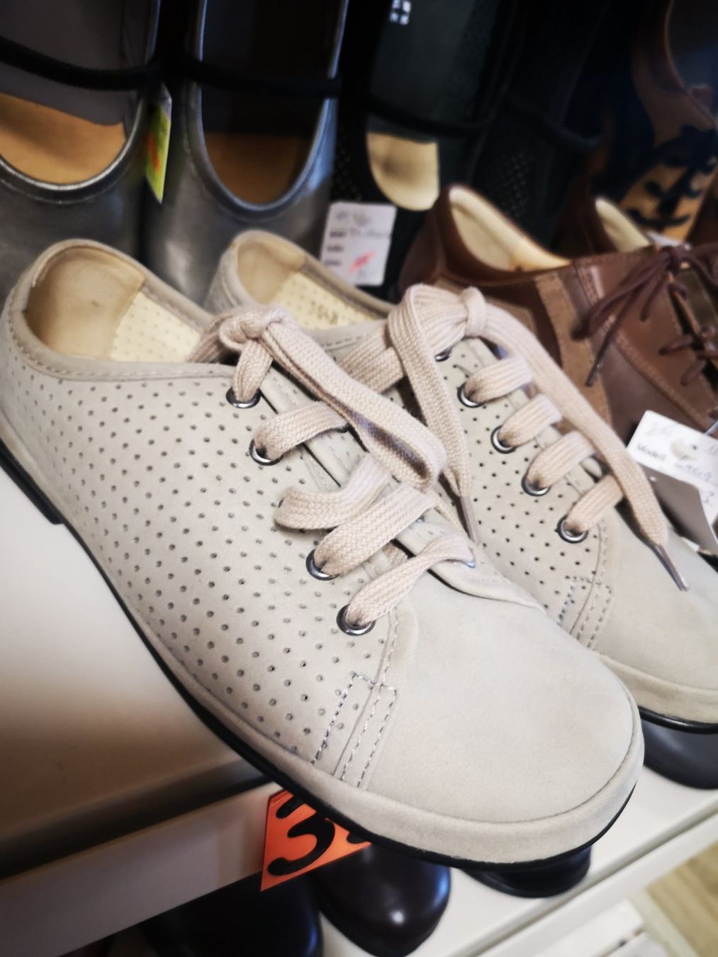 Helvesko Chaussures femmes: Helvesko – Neuf avec emballage d'origine à Möhlin par Highwaytom
