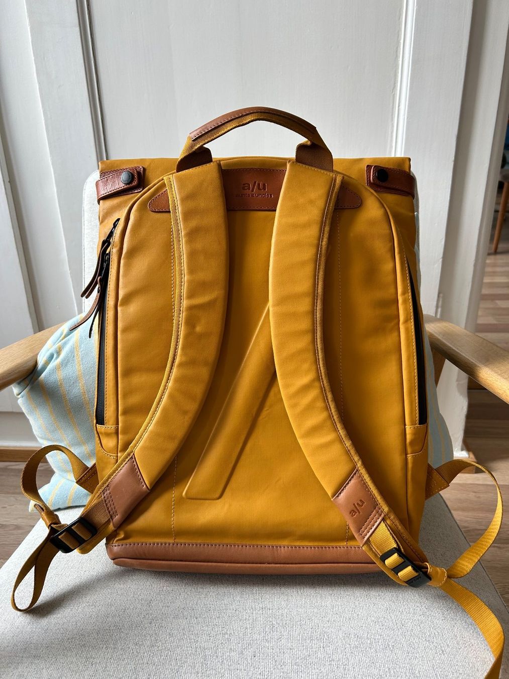 Aunts & Uncles Zaini: Stylischer Rucksack von Aunts & Uncles – Nuovo (secondo la descrizione) da Thun venduto da Younique 1