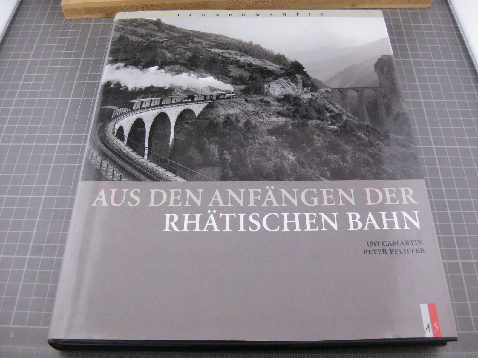 Libri: Buch: Aus den Anfängen der Rhätischen Bahn – Usato da Malters venduto da Marosko
