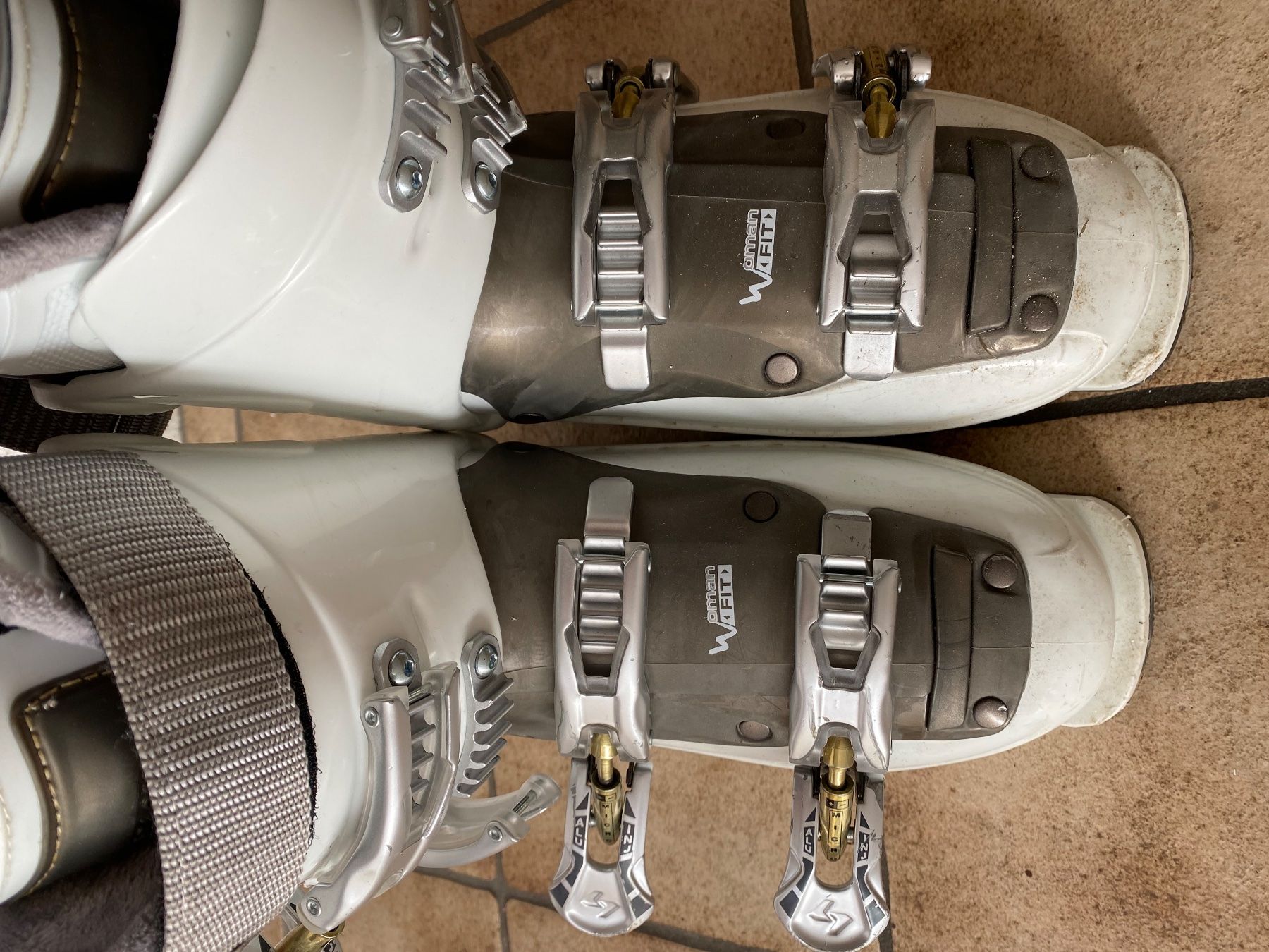 Lowa Chaussures femmes: Chaussures ski lowa air systeme AC80 – D'occasion à La Neuveville par e_perriard 5