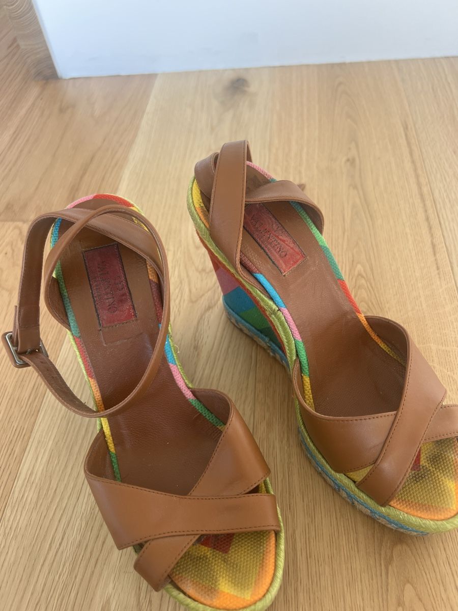 Valentino Damenschuhe: Sandales compensées Valentino taille 38 – Gebraucht aus Lutry von roxypoxy 1